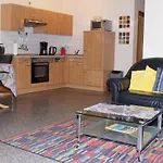 Haus Huegel- Wohnung 2